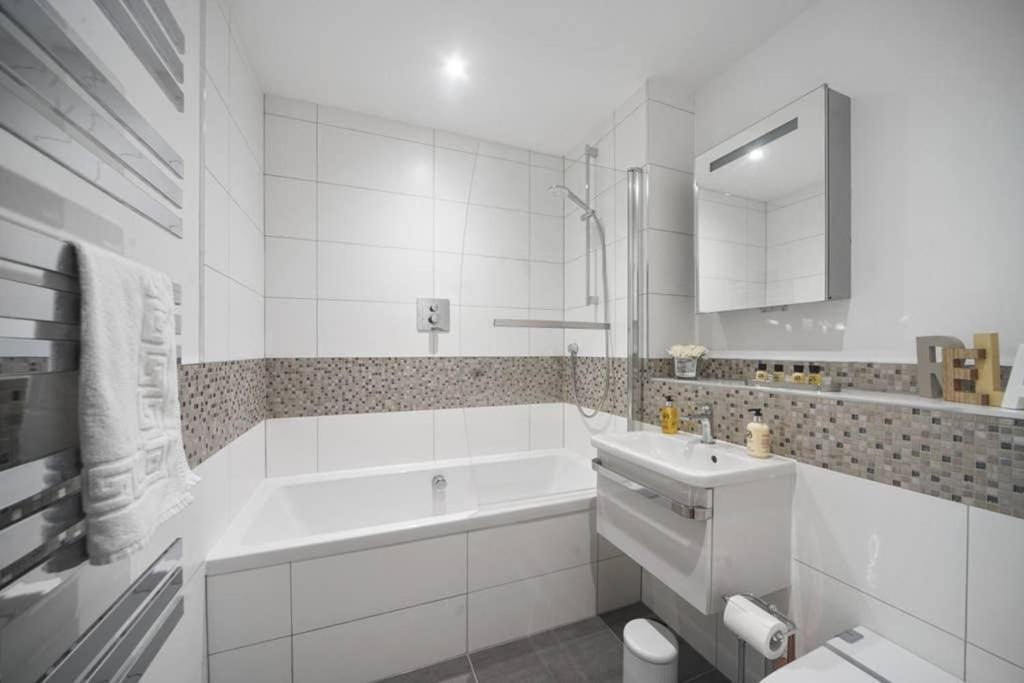 Flat 3 Bridge House Leilighet Staines-upon-Thames Eksteriør bilde